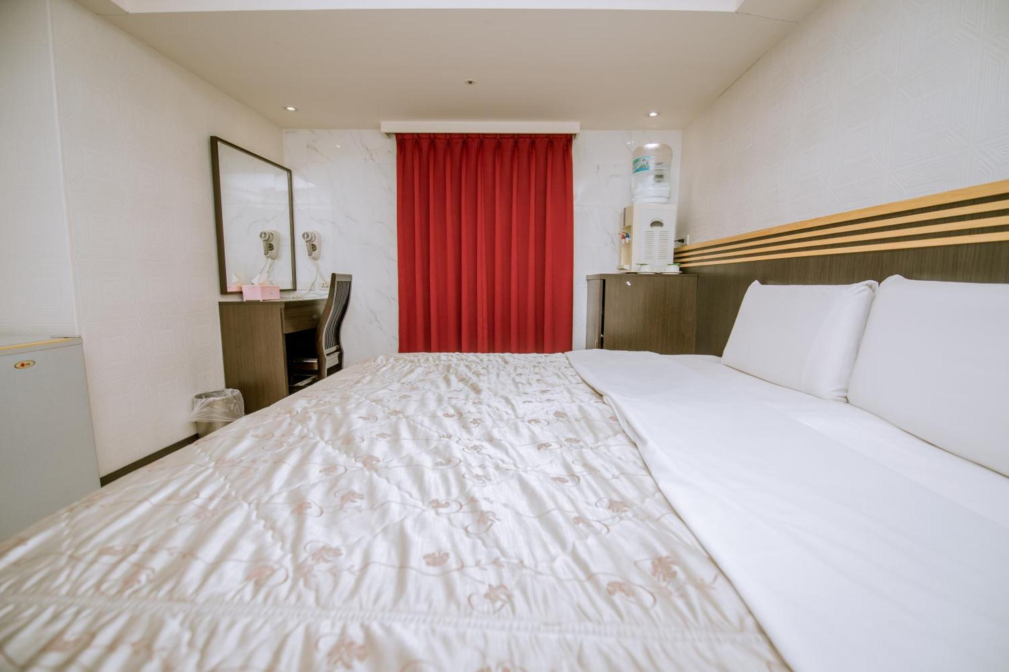 Guide Hotel Taoyuan Fuxing Værelse billede