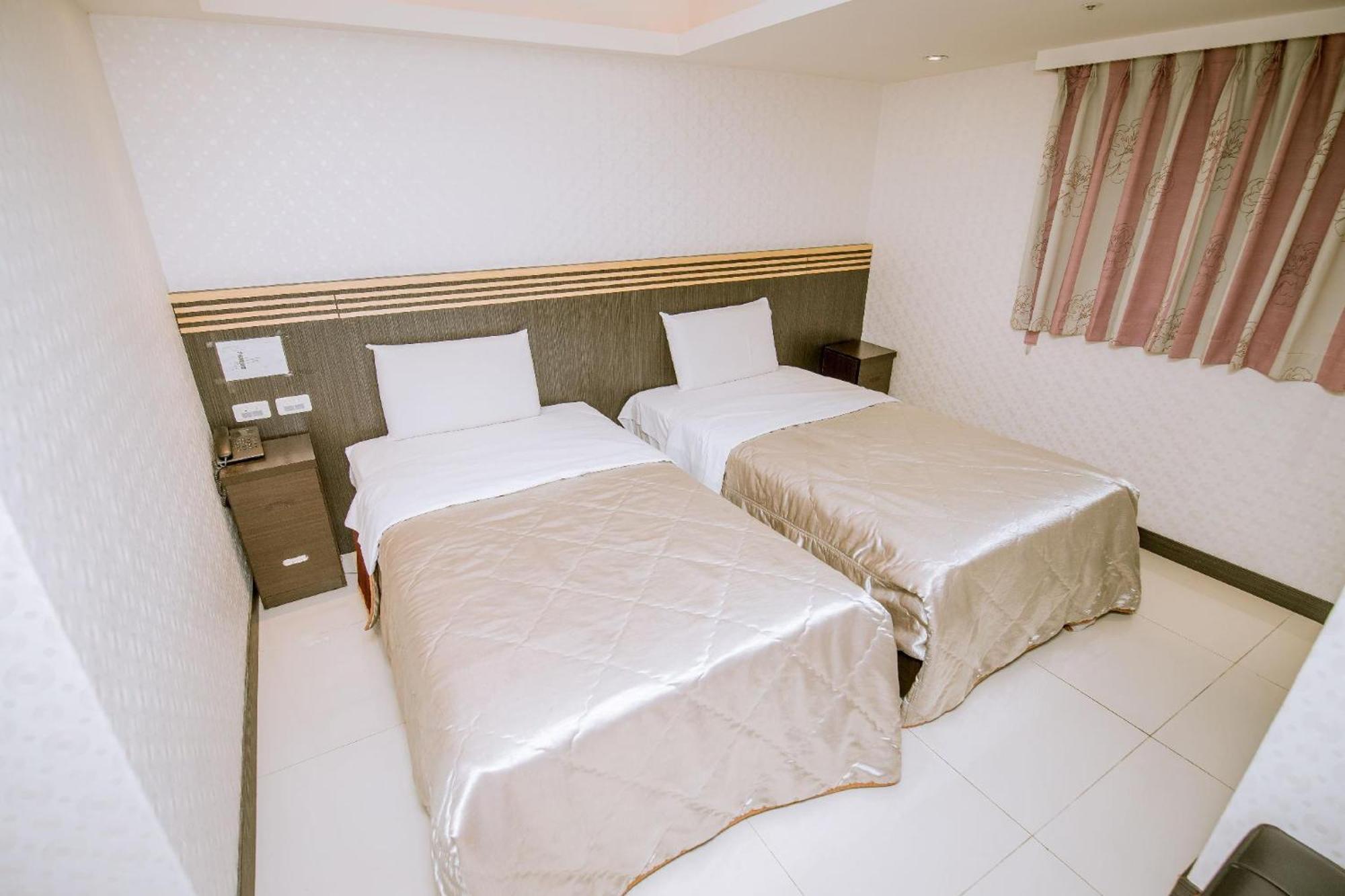 Guide Hotel Taoyuan Fuxing Værelse billede